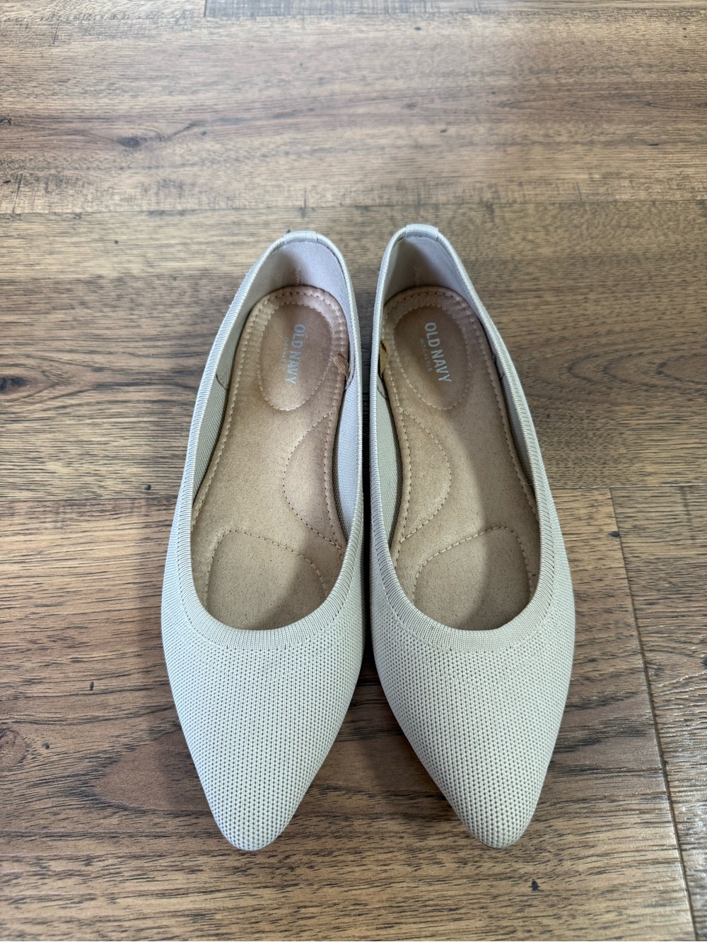 Old Navy Women's Pointed Ballet Flats in Beige